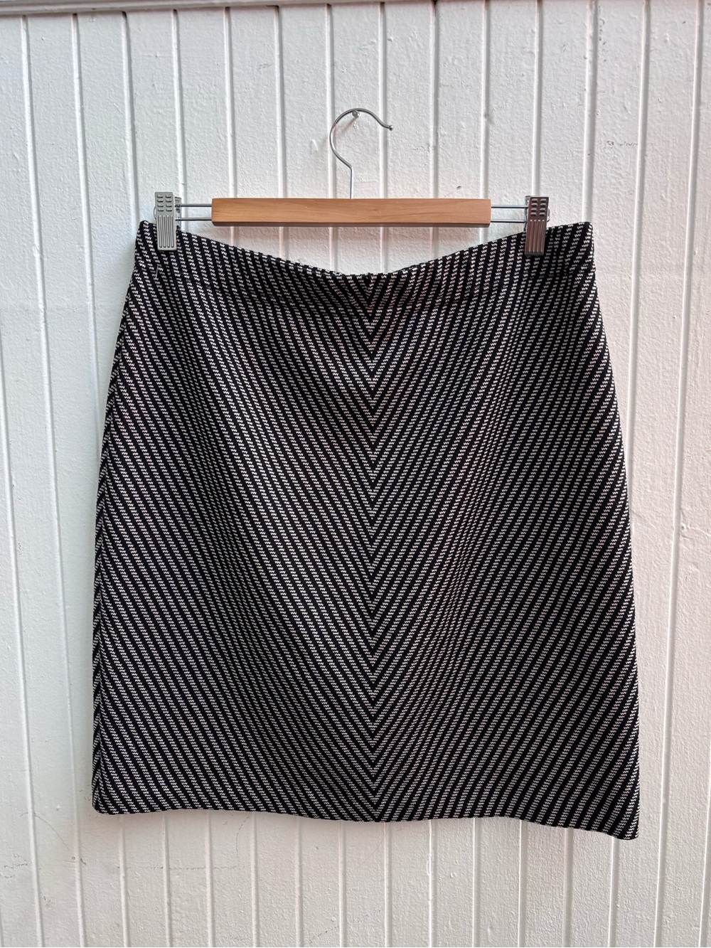 St. John patterned knit skirt